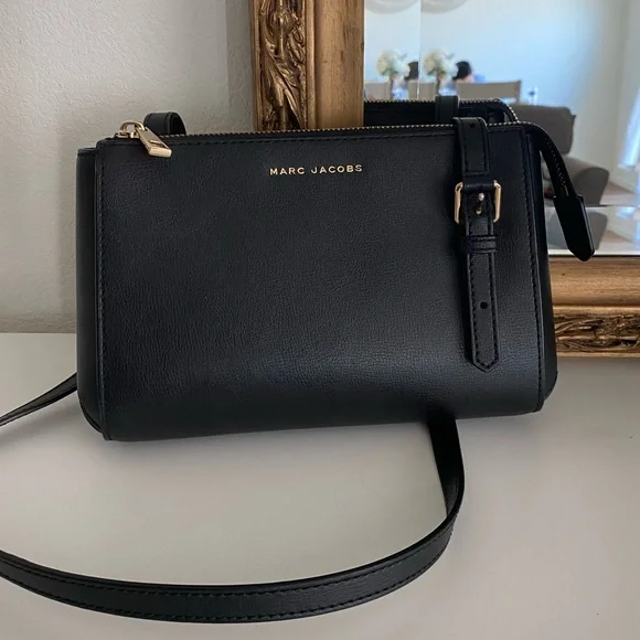Marc Jacob’s black crossbody - Picture 1 of 4